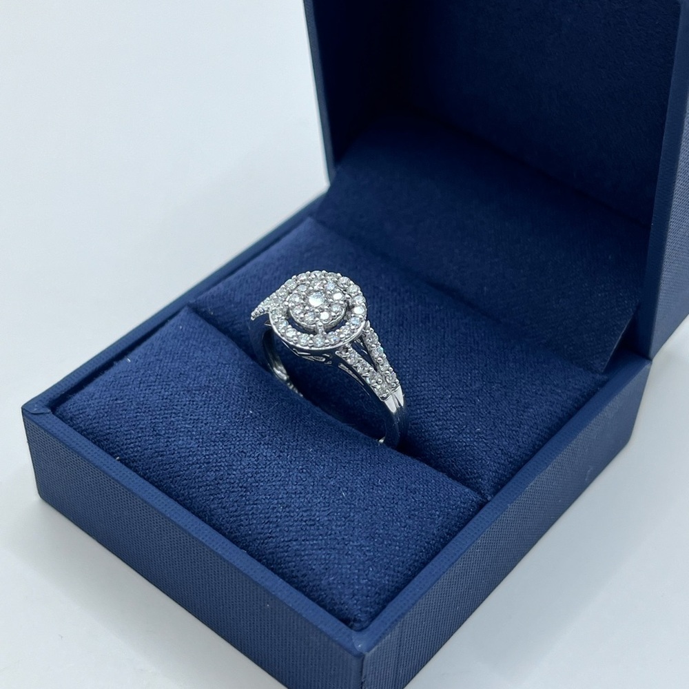 .50 cts Brilliant Lab Diamond SI1 Split Shank Sterling Silver Ring - Picture 3 of 6